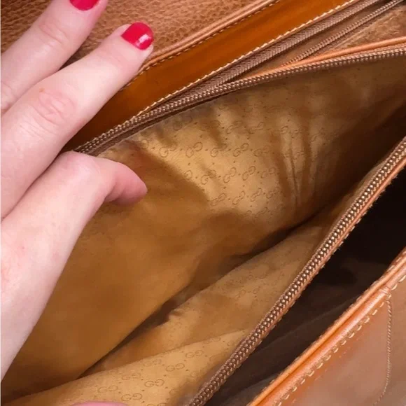 Gucci Vintage Saddle Bag - Picture 11 of 15